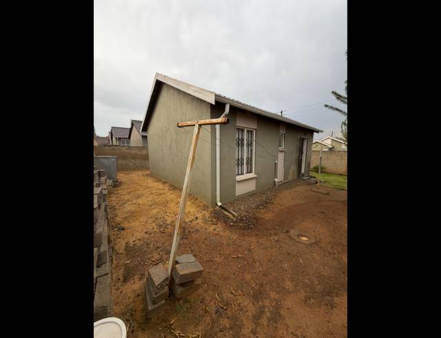 2 BEDROOM HOUSE FOR SALE IN PALM SPRINGS